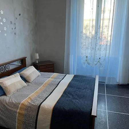 Charming Genova Condo In City Center *