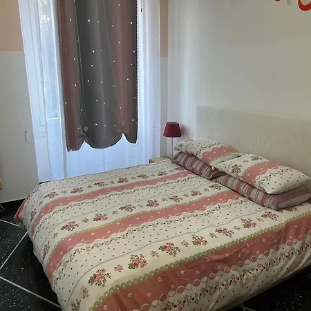 Hébergement de vacances Charming Genova Condo In City Center *