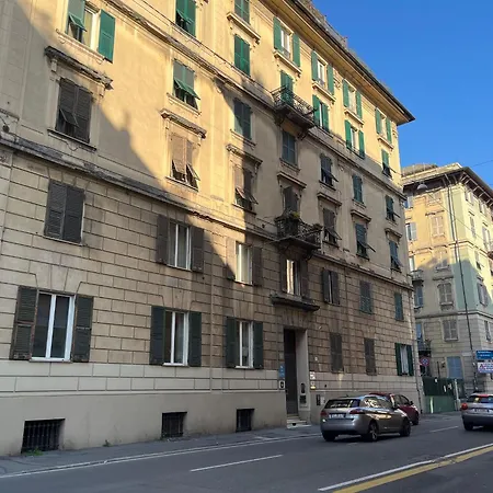 Charming In Center Genoa