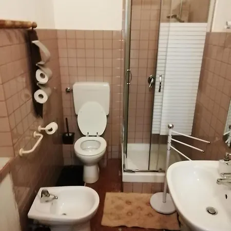Charming Genova Condo In City Center Hébergement de vacances Gênes