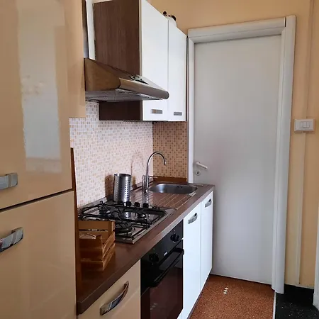 Hébergement de vacances Charming Genova Condo In City Center *